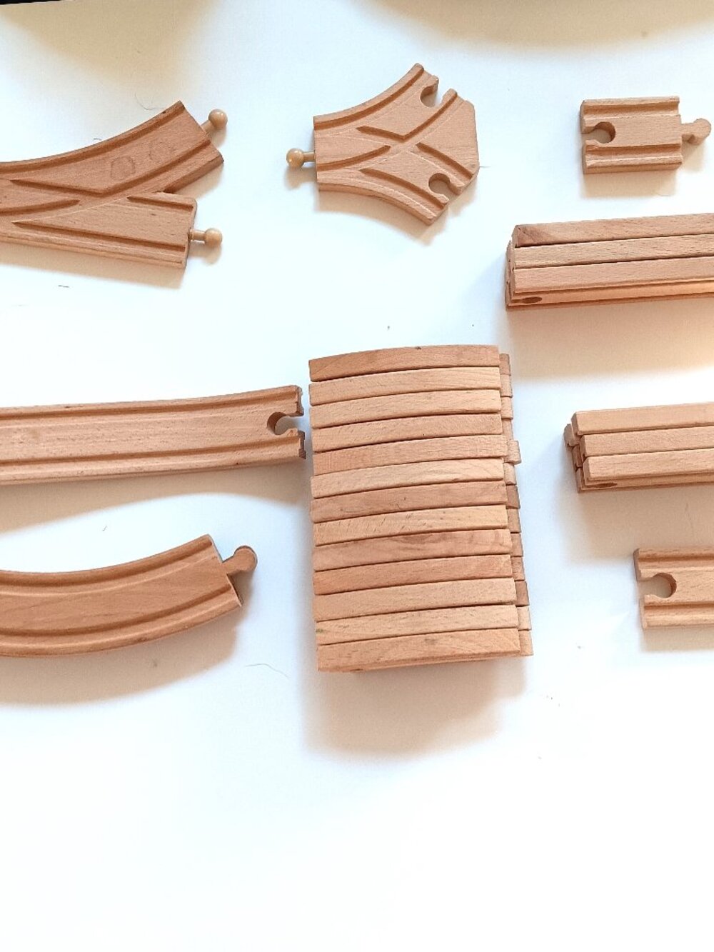 26 Piece Wooden Beechwood Double-Sided Train Track in Various Sizes